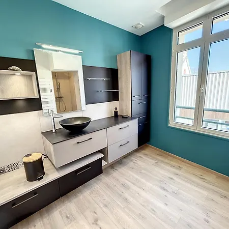 Renove Avec Ascenseur - Proche Et Centre-ville - Fr-1-361-506 Saint-Pair-sur-Mer